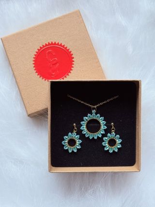 Dárkové sady ✨ Chceš někomu udělat radost krásně sladěnou a originální sadou šperků? Nebo hledáš výjimečný šperk pro sebe?...